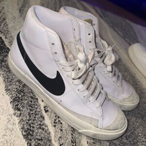 Nike White and Black blazers High-Top Sneakers